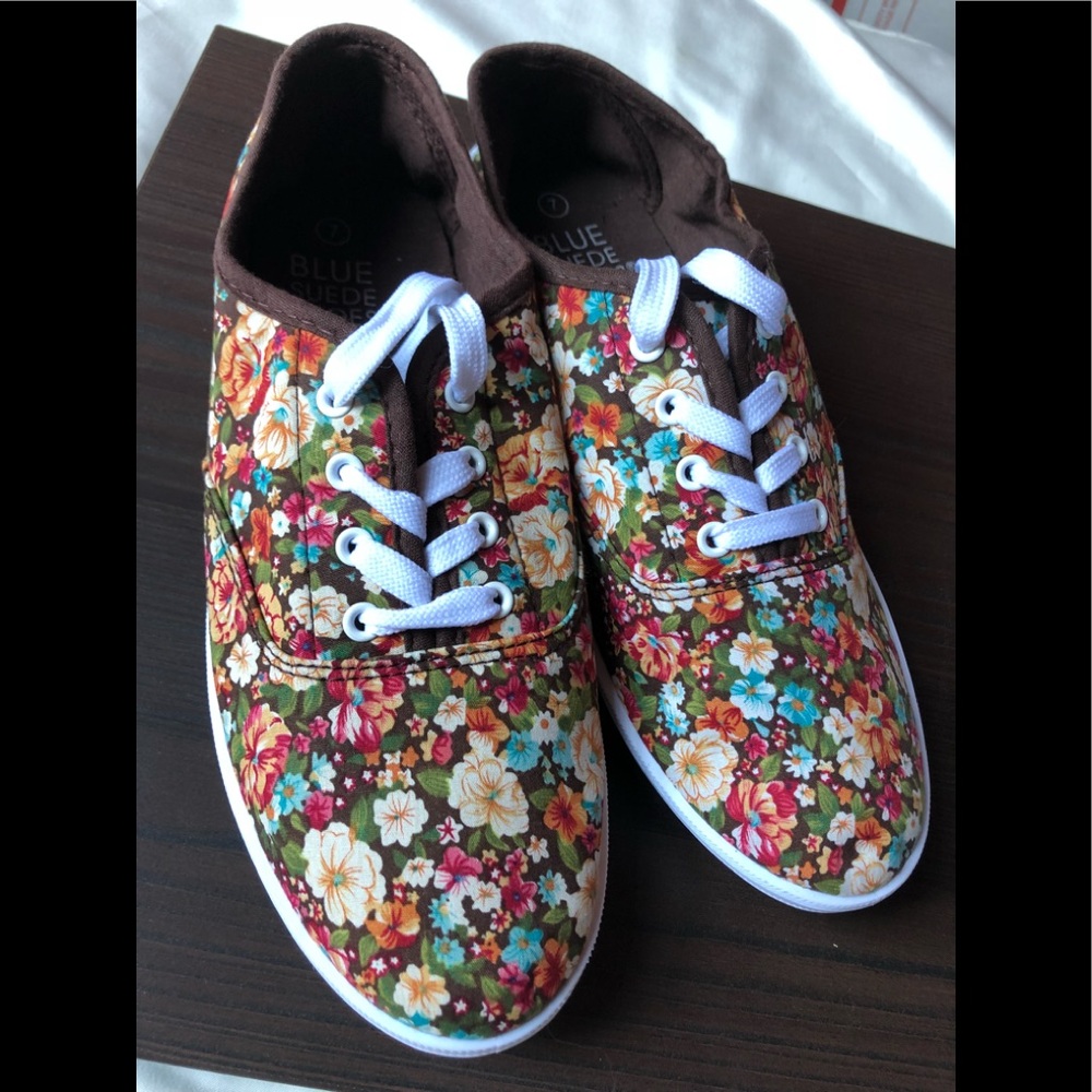 ❤️Flowery Flats- Blue Suede Shoes